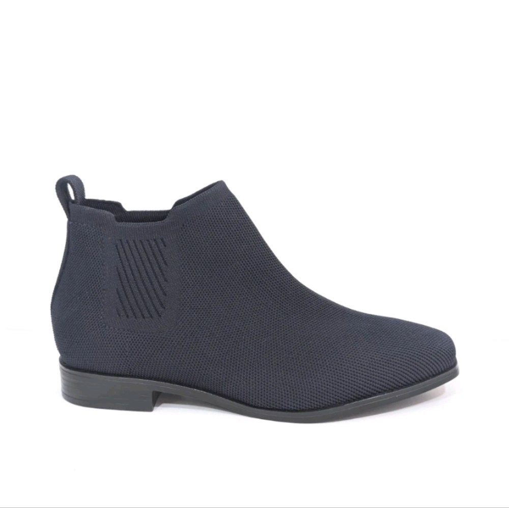 Vivaia Ryan Pro Square Toe Chelsea Boots Eu 39.5 NEW Women Ankle Bootie